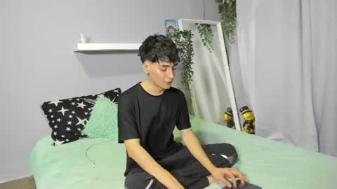 Snapshot of sebas_rosse chatting on 9, 6, 2026 sebastian online show from 9, 6, 2026