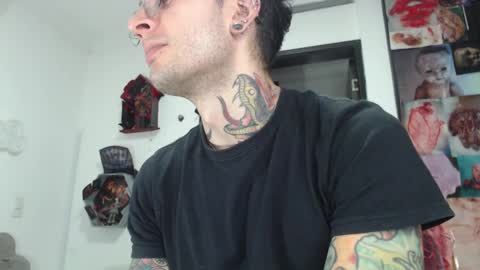 Snapshot of sebasbigdick_ chatting on 25, 2, 2025 spityio instagram online show from 25, 2, 2025