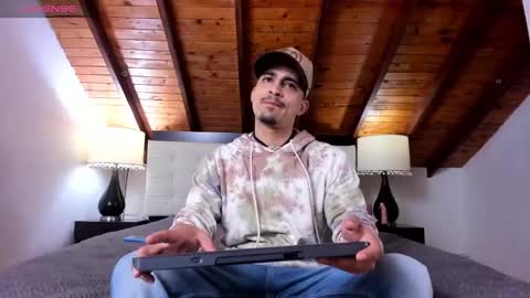 Sebastian Berne online show from 8, 2, 2025