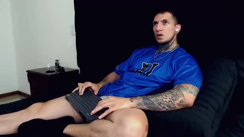 Snapshot of sebastian_muss chatting on 2, 10, 2025 Sebastian online show from 2, 10, 2025