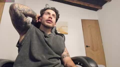 Snapshot of sebastianortizm chatting on 26, 6, 2026 Lucian Sinclair online show from 26, 6, 2026