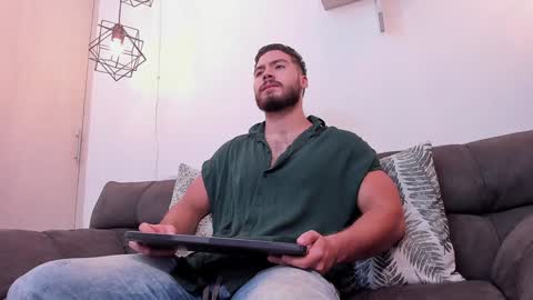 Snapshot of sebastianvilla__ chatting on 28, 12, 2024 Instagram jeanpaulfit online show from 28, 12, 2024