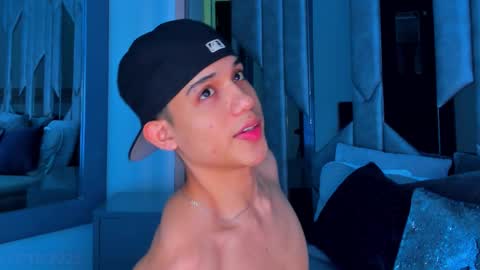 Sebastian online show from 17, 10, 2025