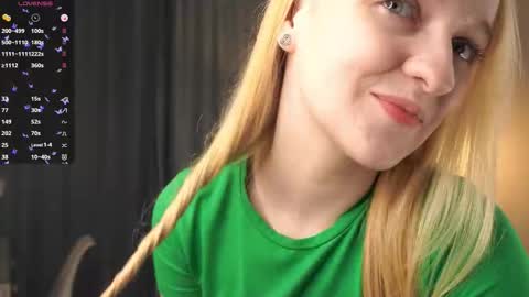 Snapshot of sebrinarainha chatting on 26, 9, 2025 Rina online show from 26, 9, 2025