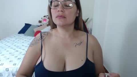 Snapshot of secretdeluxe chatting on 17, 5, 2026 Secret Bella online show from 17, 5, 2026