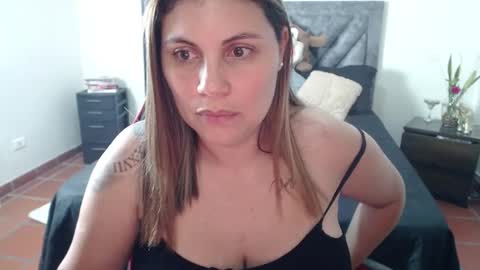 Snapshot of secretdeluxe chatting on 4, 6, 2026 Secret Bella online show from 4, 6, 2026