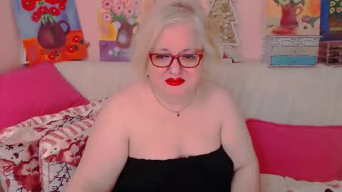 Snapshot of secretloverbbw chatting on 3, 3, 2026 Alice online show from 3, 3, 2026