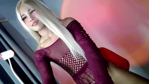 Snapshot of seduce_and_surrender chatting on 9, 10, 2025 YU RI online show from 9, 10, 2025