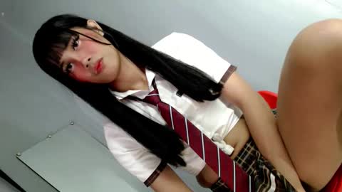 Snapshot of seduce_and_surrender chatting on 16, 11, 2025 YU RI online show from 16, 11, 2025