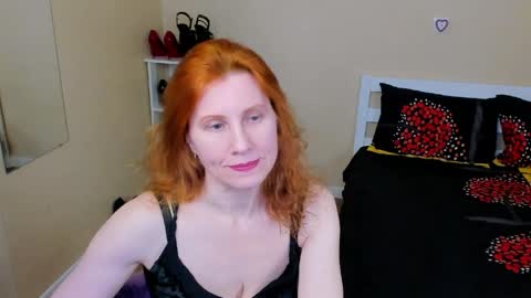 Snapshot of seductive_foxy_ chatting on 17, 4, 2026 seductive_foxy_ online show from 17, 4, 2026