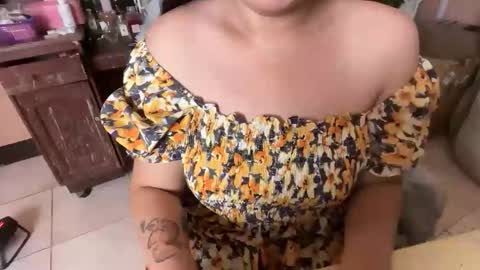 Snapshot of seductive_housewife chatting on 15, 2, 2026 seductive_housewife online show from 15, 2, 2026