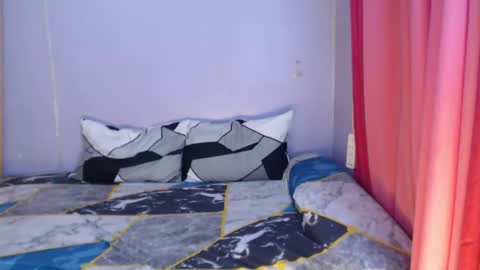 Snapshot of seductive_jhanna chatting on 19, 10, 2025 seductive_jhanna online show from 19, 10, 2025
