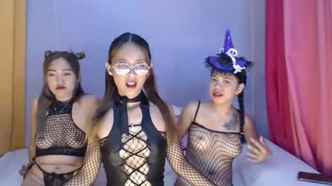 Snapshot of seductive_jhanna chatting on 21, 10, 2025 seductive_jhanna online show from 21, 10, 2025