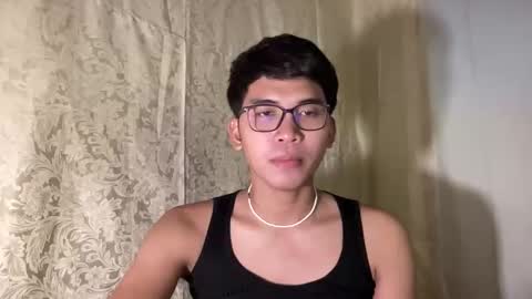 Snapshot of seductive_william chatting on 19, 12, 2025 William online show from 19, 12, 2025