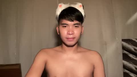 Snapshot of seductive_william chatting on 8, 4, 2026 William online show from 8, 4, 2026