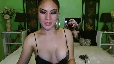 Snapshot of seductivecatxxx chatting on 9, 9, 2025 dyosa isabel online show from 9, 9, 2025