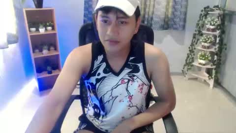 Snapshot of seductivee_bigcock chatting on 17, 10, 2025 John online show from 17, 10, 2025