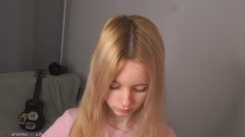 See Its honey bunny  im Lana online show from 20, 6, 2026