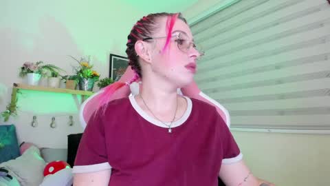 Yeyis  online show from 8, 4, 2026