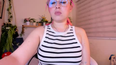 Yeyis  online show from 14, 4, 2026