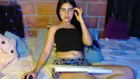 Snapshot of seleena_01 chatting on 6, 4, 2026 seleena_01 online show from 6, 4, 2026