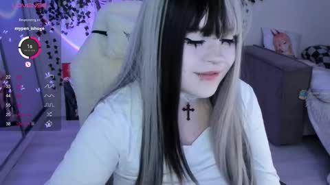 Snapshot of selena___cute chatting on 28, 10, 2025 Selena online show from 28, 10, 2025