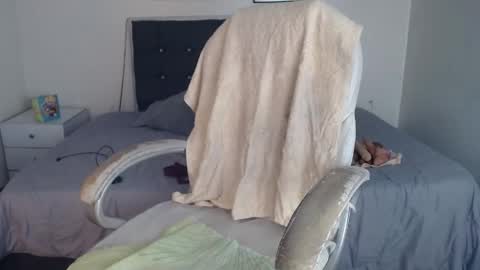 Snapshot of selena_hotmilf chatting on 18, 5, 2026 Selena online show from 18, 5, 2026