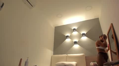 Selena online show from 6, 11, 2025