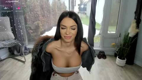 Selena online show from 28, 2, 2025