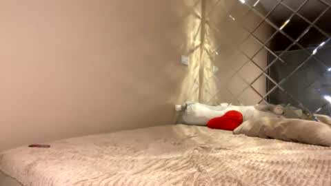 Snapshot of selena_shawty chatting on 9, 9, 2025 H i  My names is Selena Welcome to my room  Please thumbs up - its important online show from 9, 9, 2025