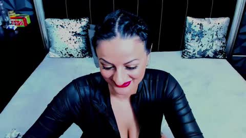 Selene online show from 28, 2, 2025