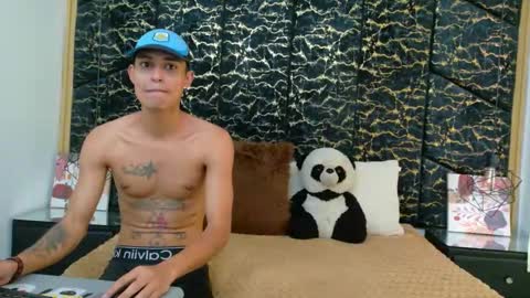 Snapshot of selenaandpeterr chatting on 20, 9, 2025 SelenaANDpeterr online show from 20, 9, 2025