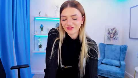 Snapshot of selenaemoore chatting on 4, 10, 2025 selenaemoore online show from 4, 10, 2025