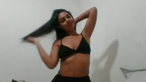 Snapshot of selene_azahar chatting on 19, 9, 2025 selene online show from 19, 9, 2025