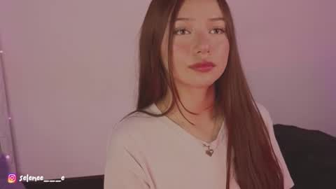 Snapshot of selenee___e chatting on 19, 2, 2025 selene online show from 19, 2, 2025