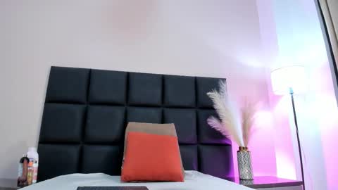 Selene Lujan online show from 2, 12, 2025