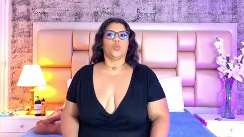 Selenna Cooper online show from 25, 3, 2026