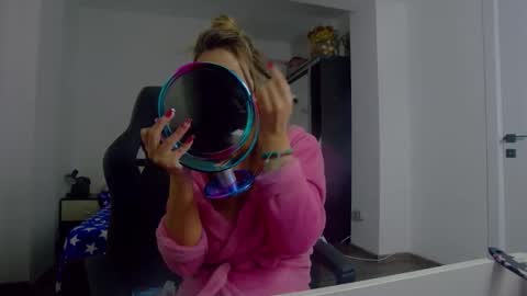 Snapshot of sellena_angel chatting on 11, 1, 2026 sellena_angel online show from 11, 1, 2026