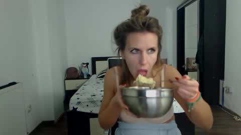 sellena_angels online show from 2, 2, 2025