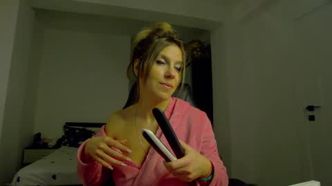 Snapshot of sellena_angels chatting on 4, 4, 2026 sellena_angels online show from 4, 4, 2026