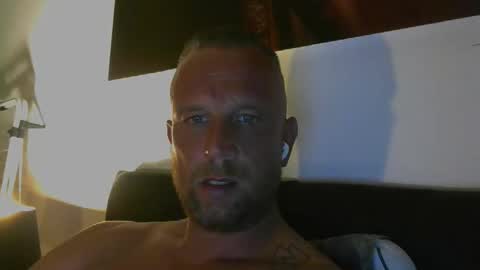 Snapshot of sence08 chatting on 10, 9, 2025 sence08 online show from 10, 9, 2025