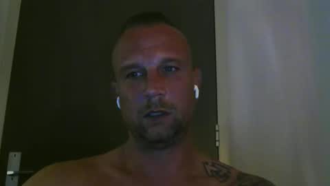 Snapshot of sence08 chatting on 10, 11, 2025 sence08 online show from 10, 11, 2025