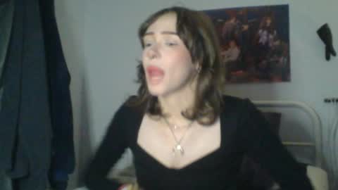 Snapshot of sendforesme chatting on 11, 10, 2025 goddess esme  online show from 11, 10, 2025
