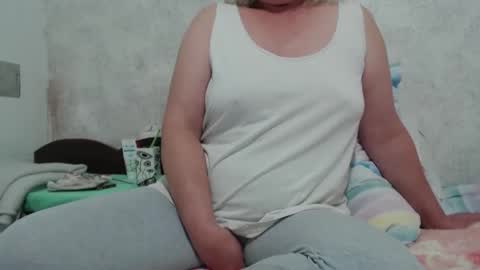 Snapshot of seniorita333 chatting on 23, 11, 2025 Lenna online show from 23, 11, 2025