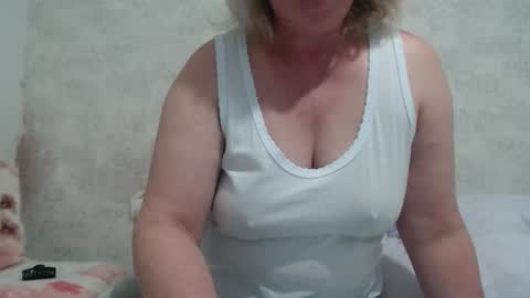 Snapshot of seniorita333 chatting on 4, 4, 2026 Lenna online show from 4, 4, 2026