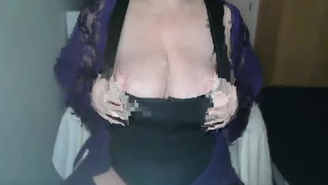 Snapshot of sensual_cris chatting on 14, 12, 2024 CRIS  online show from 14, 12, 2024