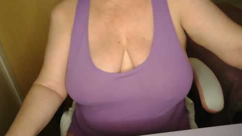 Snapshot of sensual_cris chatting on 7, 10, 2025 CRIS  online show from 7, 10, 2025
