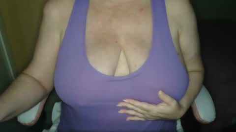 Snapshot of sensual_cris chatting on 14, 10, 2025 CRIS  online show from 14, 10, 2025