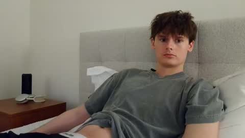 Snapshot of sensualalien chatting on 7, 11, 2025 Cam online show from 7, 11, 2025