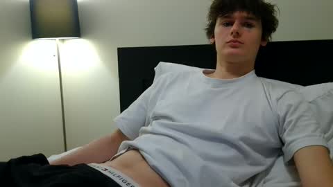 Snapshot of sensualalien chatting on 16, 1, 2026 Cam online show from 16, 1, 2026